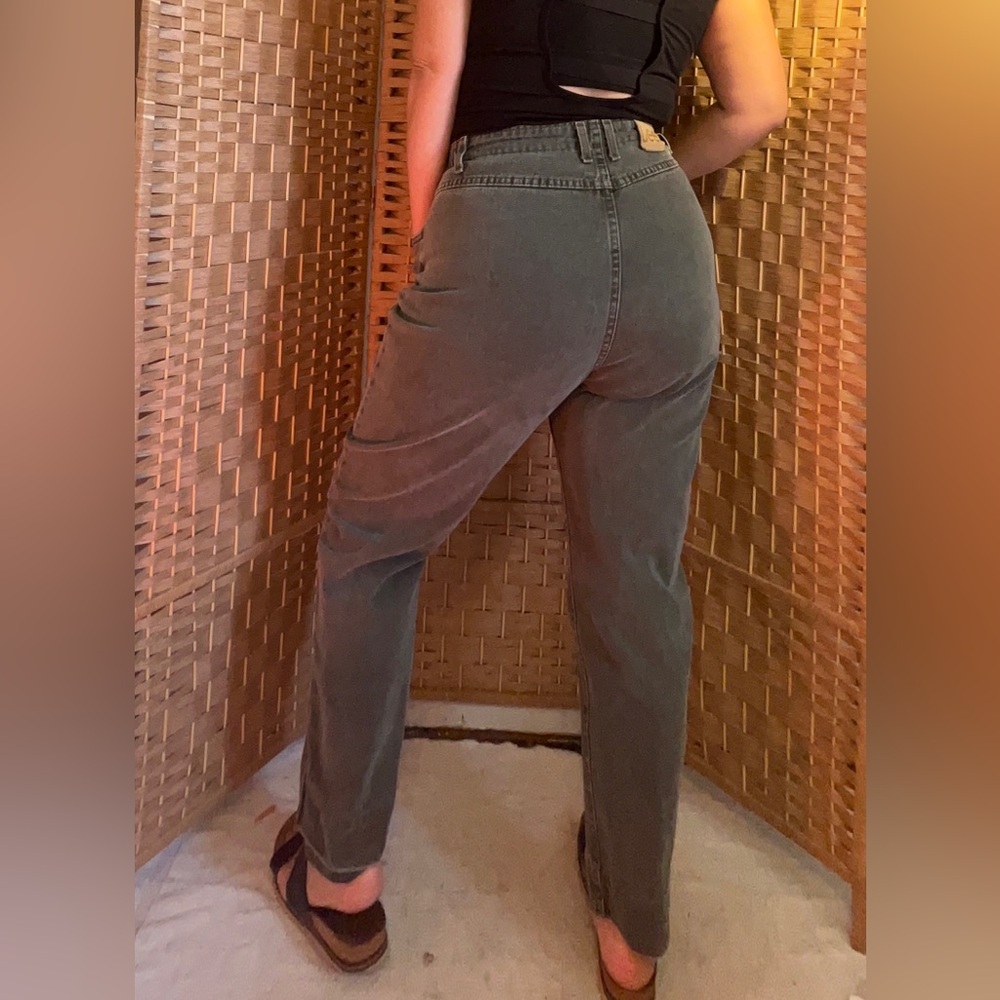 Vintage High-Waisted Lee Jeans - Picture 2 of 11